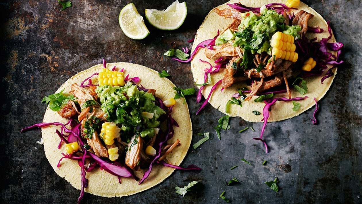 Tacos з рубленою свининою та підсмаженим ананасом