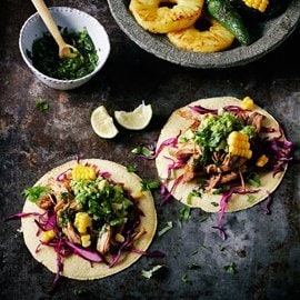 Tacos з рубленою свининою та підсмаженим ананасом Tacos з рубленою свининою та підсмаженим ананасом