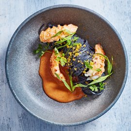 Макарони з лангустином, підливою з ракоподібних та сушеним жовтком