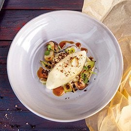 Цепеліни з кроликом і пюре із цибулі, з білими грибами і сухарями Цепеліни з кроликом і пюре із цибулі, з білими грибами і сухарями